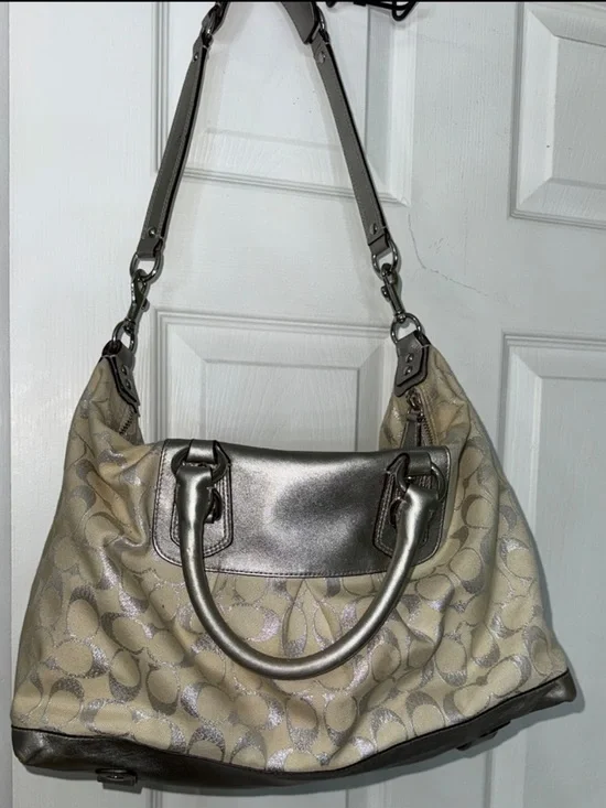 Coach Signature Hobo Handbag in Metallic Silver Zipper Closure Adjustable Strap - Picture 5 of 10